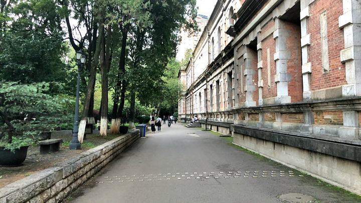 云南大學是211嗎?企業認可度高嗎?什么專業最好?宿舍條件如何